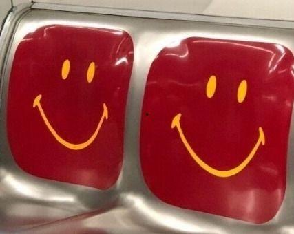 搞笑吃瓜话题文案