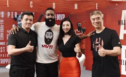 吃瓜张曼源,揭秘娱乐圈背后的故事