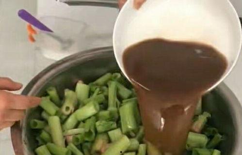 梦见吃咸萝卜瓜